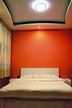 Yiguangnian Fashion Hotel Fenghuang Extérieur photo