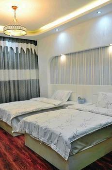 Yiguangnian Fashion Hotel Fenghuang Extérieur photo